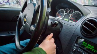 Как правильно трогаться с места на МКПП и АКПП